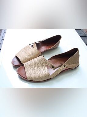CYDWOQ Peaceful open-toe slip-on flats